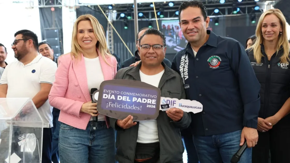 Ante más de 10 mil asistentes, la presidenta municipal de Huixquilucan, Romina Contreras, encabezó el festejo por el Día del Padre.