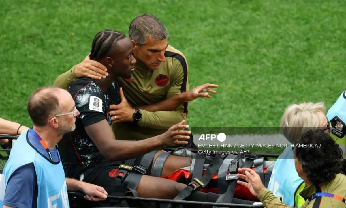 El futbolista Ismaël Koné sufrió una fractura en pleno partido entre Canadá y Catar, duelo de la segunda fecha del Mundial 2026.