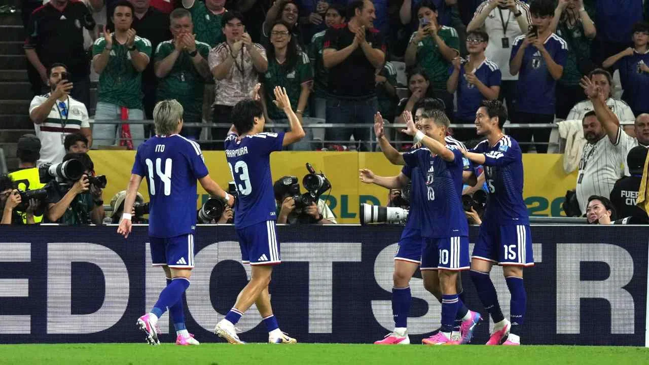 Japón golea a Túnez en el Estadio de Monterrey, en el partido mil de las Copas del Mundo
