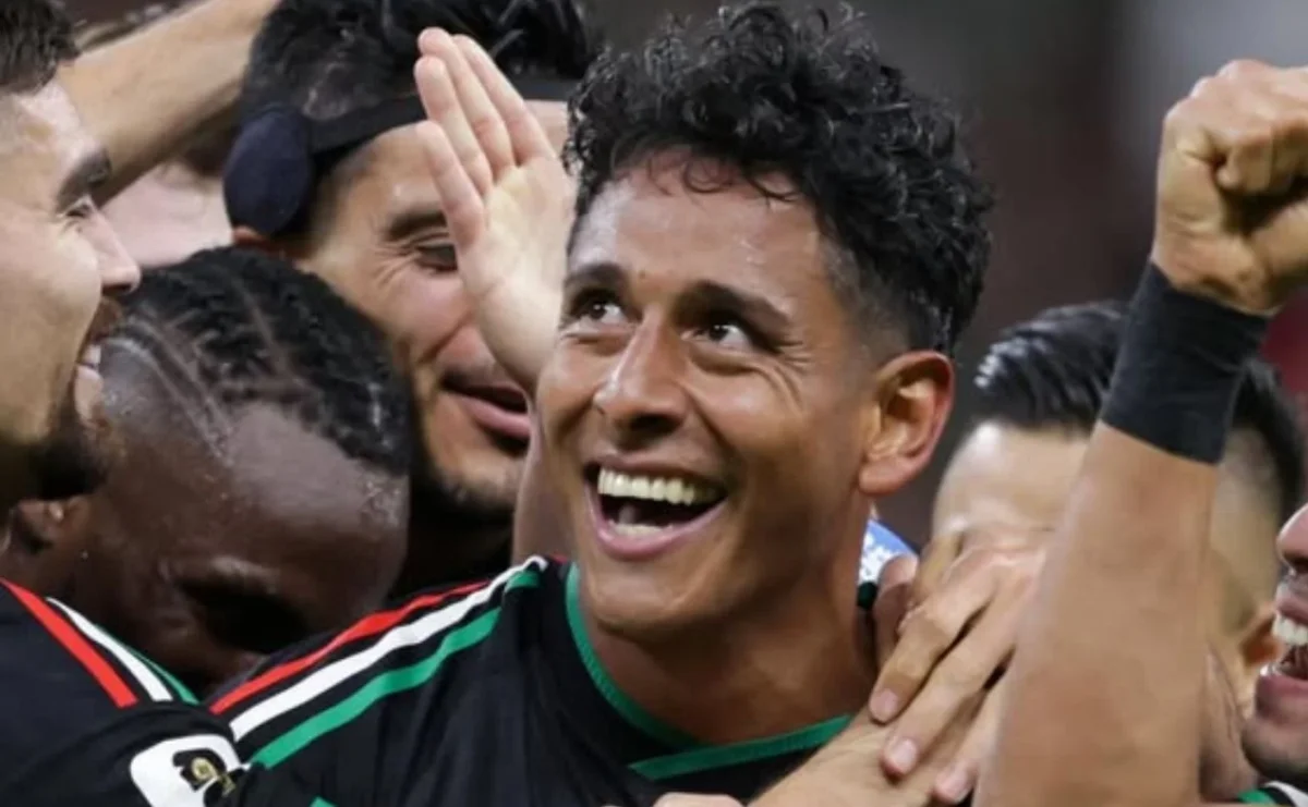 Luis Romo celebró su gol ante Corea del Sur junto a su esposa, a quien dedicó una anotación que aseguró haber visualizado antes del partido.