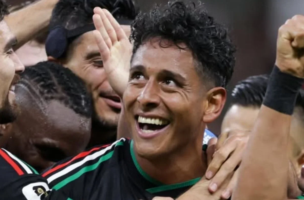 Luis Romo celebró su gol ante Corea del Sur junto a su esposa, a quien dedicó una anotación que aseguró haber visualizado antes del partido.