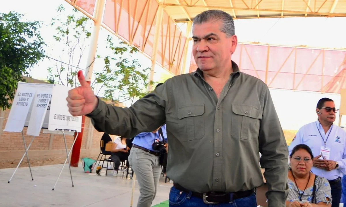 El senador del PRI, Miguel Ángel Riquelme, solicitó a la Comisión Permanente, licencia para ir a la alcaldía de Torreón.