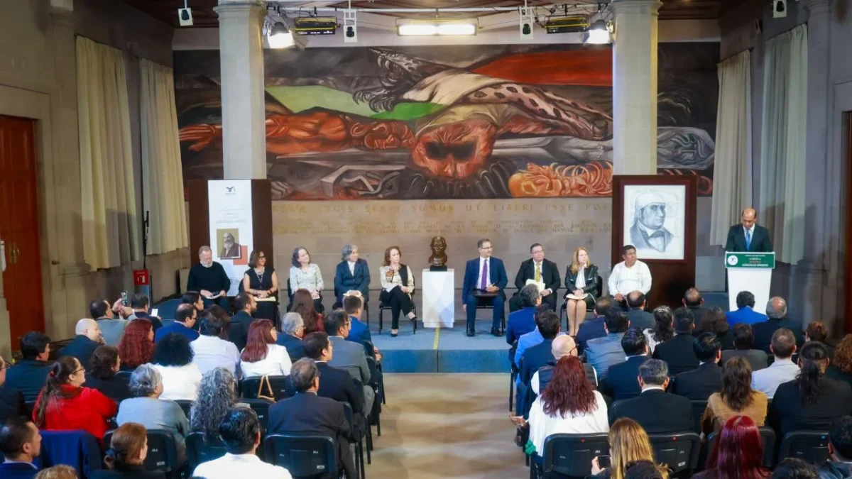 Ministros de la SCJN inauguraron la exposición 'Crónica de una Nación: La Mirada de Antonio González Orozco', en reconocimiento al muralista.