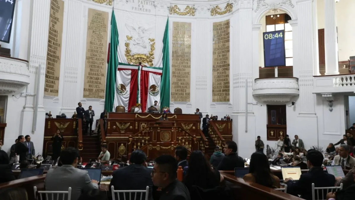 Morena CDMX presentó una propuesta de reforma para incorporar un mecanismo de cómputo en la elección de diputado migrante en la capital.