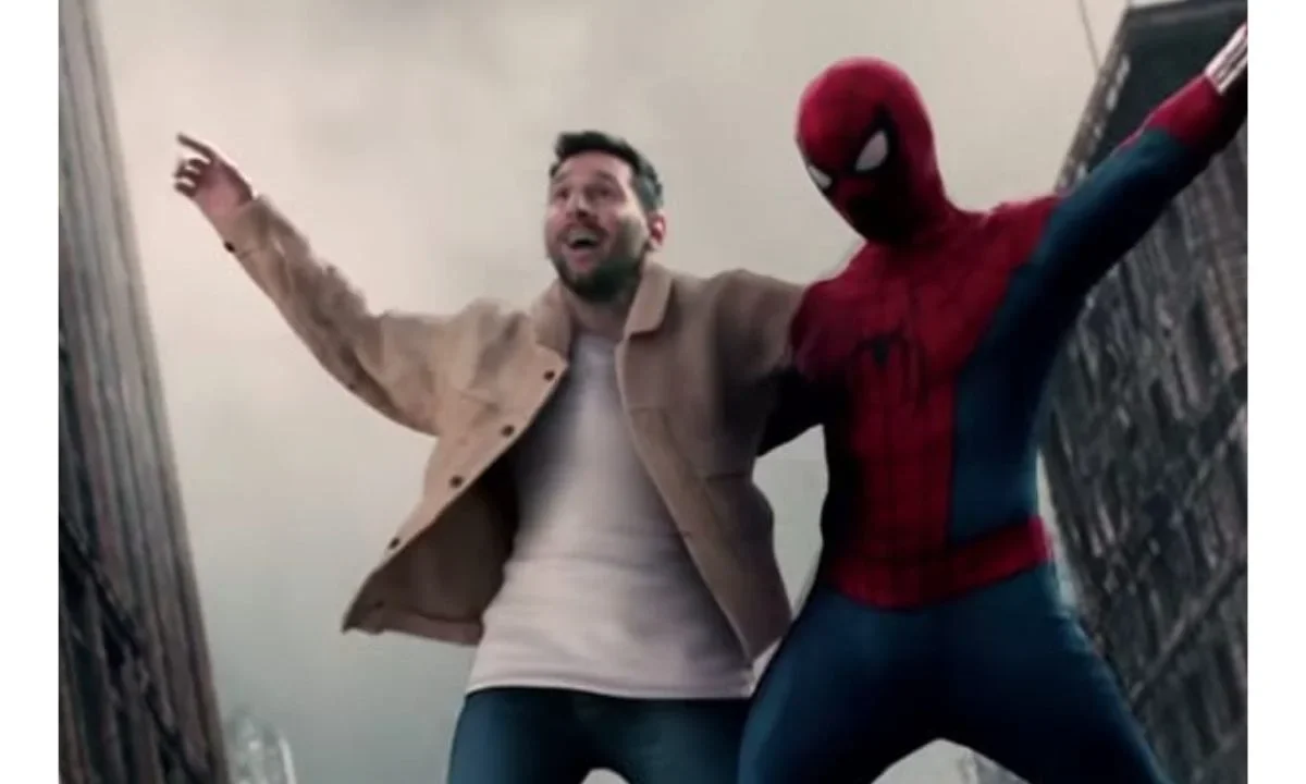 Lionel Messi protagoniza una inesperada colaboración con Tom Holland en el nuevo teaser promocional de Spider-Man: Brand New Day, desatando miles de reacciones en redes sociales.