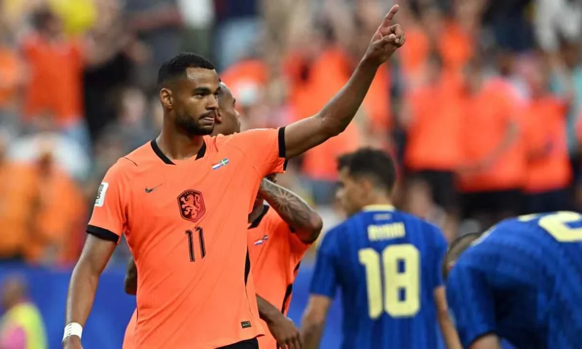 La Selección de Países Bajos goleó 5-1 a Suecia y tomo el liderato de su Grupo F.