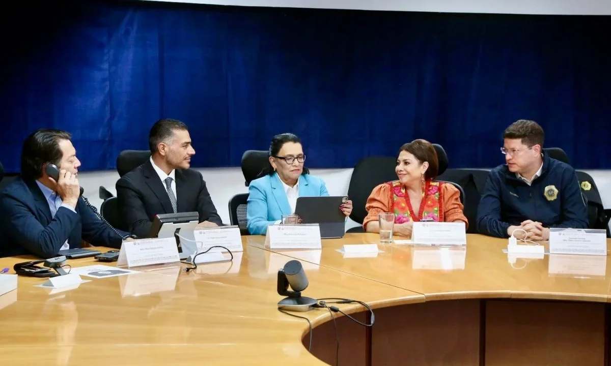 En medio de las manifestaciones de la CNTE, Clara Brugada se reunió este martes con funcionarios federales y locales en materia de seguridad.