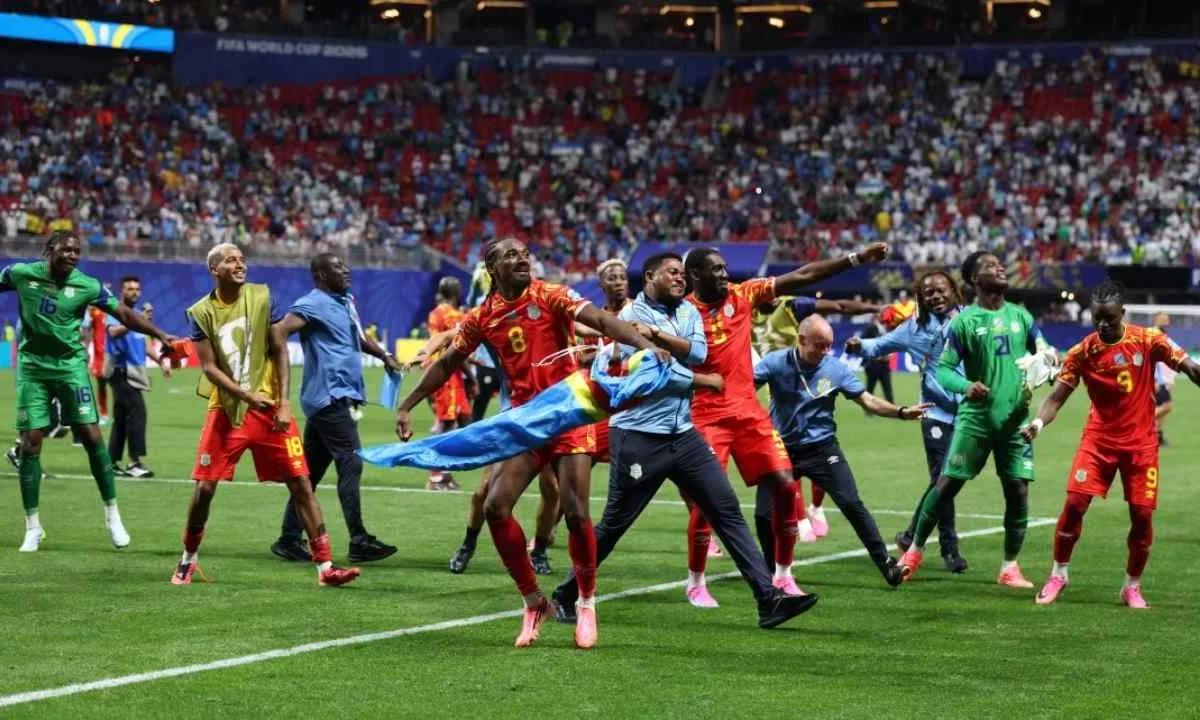 RD del Congo logró acceder por primera vez a una siguiente ronda en la historia de los Mundiales tras vencer 3-1 a Uzbekistán.