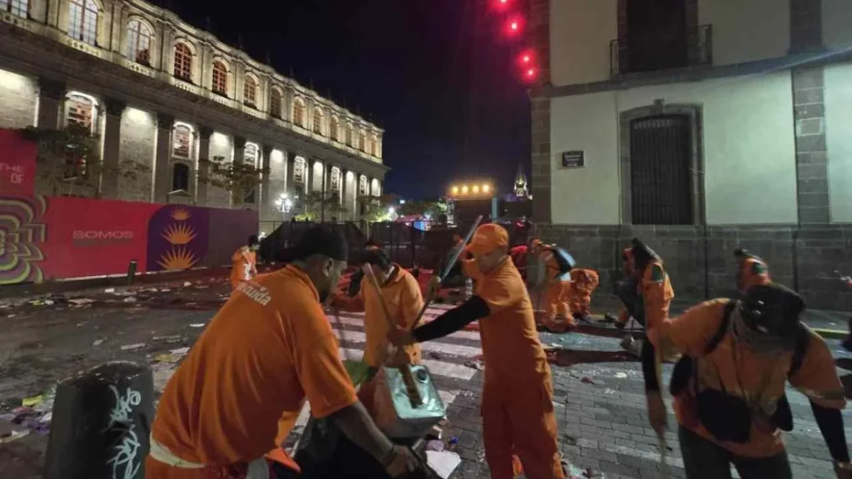 Cuadrillas de limpieza recogen 280 toneladas de basura por festejos del Mundial 2026 en Guadalajara.