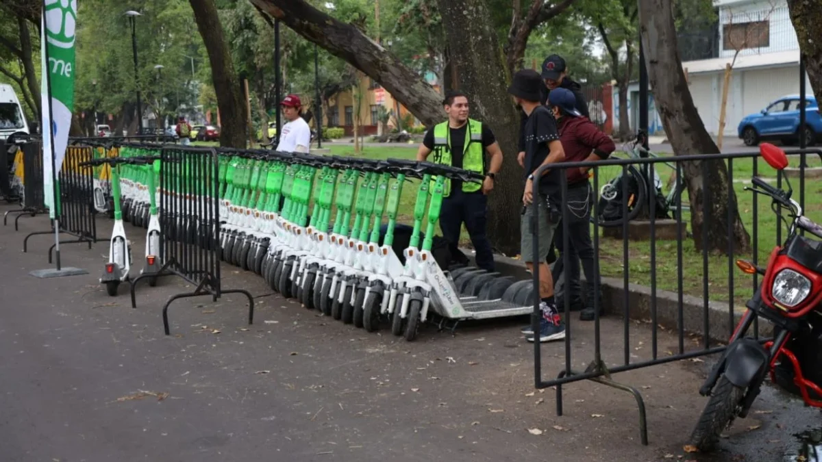La renta de scooters eléctricos dominó en Ciclovía Gran Tenochtitlan, en Calzada de Tlalpan, durante la inauguración del Mundial 2026.