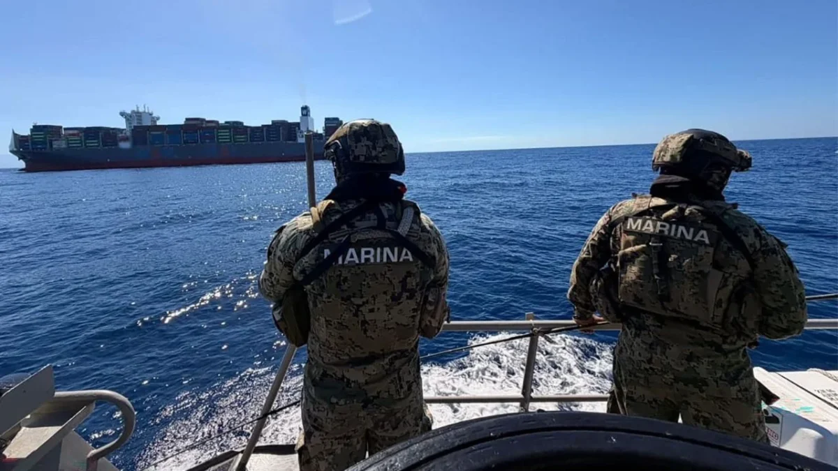 Los elementos de Semar también detuvieron a cinco personas de nacionalidad extranjera vinculadas al transporte de mercancía ilícita.