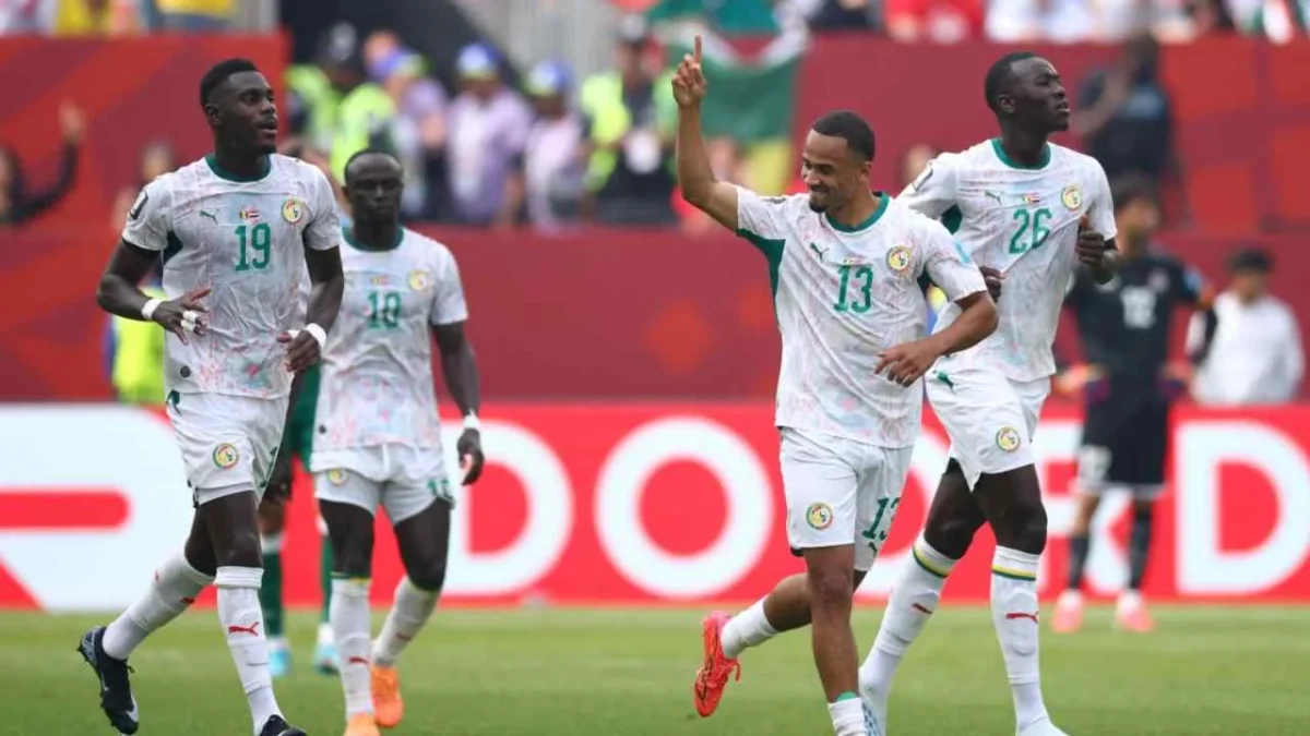 La Selección de Senegal goleó a Irak con la esperanza de avanzar a los 16avos de final.