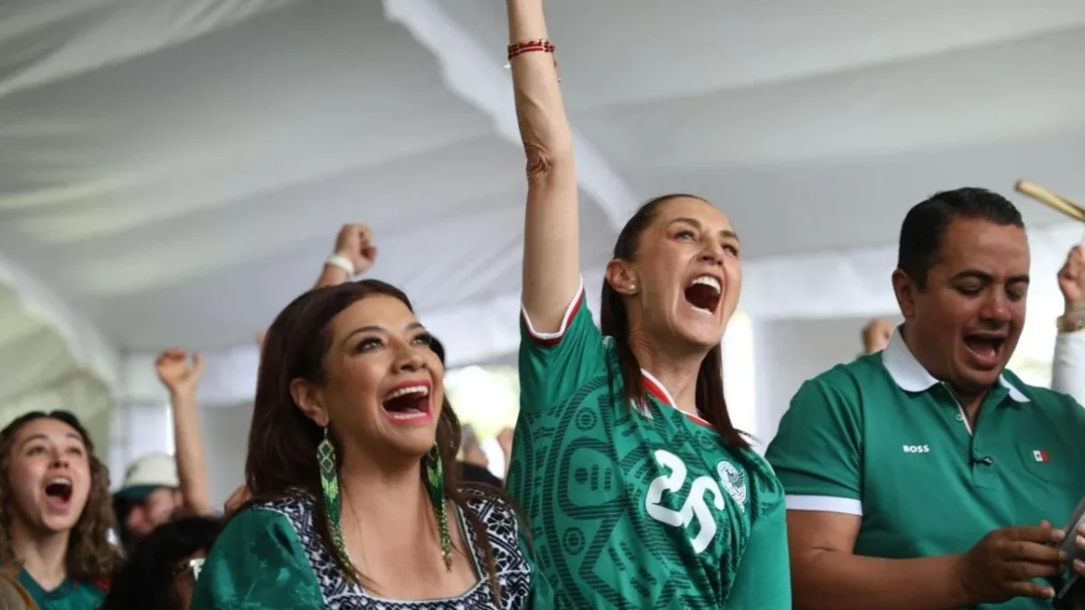 La presidenta Claudia Sheinbaum y la jefa de Gobierno, Clara Brugada, disfrutan juntas de la inauguración del Mundial 2026.