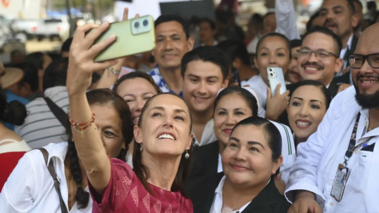Sheinbaum encabeza inicio de obra de hospital del IMSS en Colima