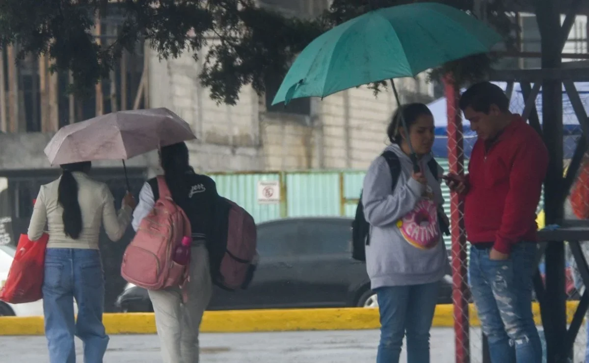Clima hoy: La interacción de la onda tropical número 6 con una zona de baja presión favorecerá lluvias intensas en el occidente, oriente y sureste de México