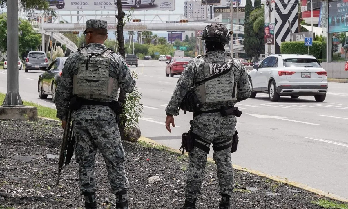Especialistas en temas de seguridad temen que el francotirador de la Vía Atlixcáyotl, en Puebla capital, pueda escalar en su violencia.