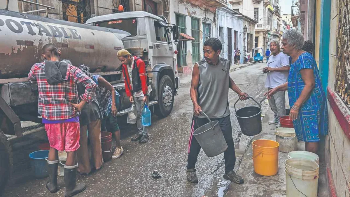 El gobierno de Donald Trump cerca a los Castro al sancionar a toda la cúpula de Cuba.