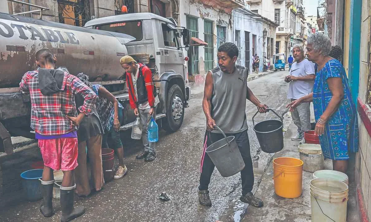 El gobierno de Donald Trump cerca a los Castro al sancionar a toda la cúpula de Cuba.