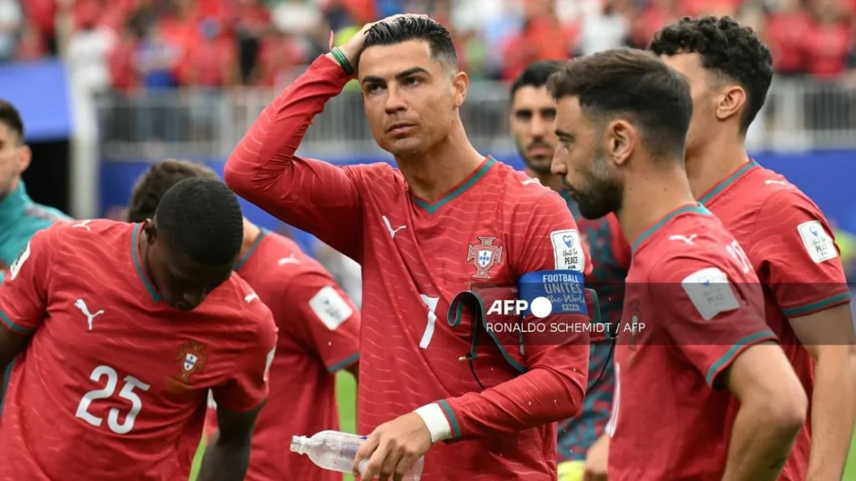 El mediocampista de la RDC, Ngal'ayel Mukau, aseguró que Cristiano Ronaldo ya no puede esforzarse igual por su edad, pero le tiene respeto.