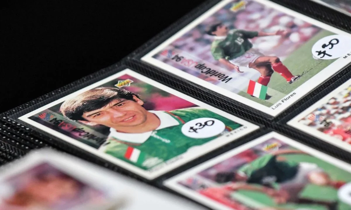 Buscan récord de intercambio de estampas del Mundial en Fan Fest del Zócalo