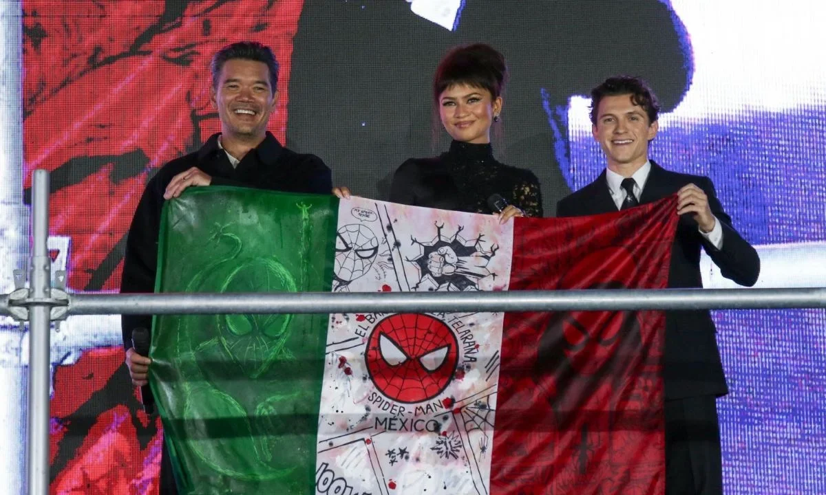 Los actores Tom Holland, Zendaya y el director Destin Daniel Cretton en la CDMX