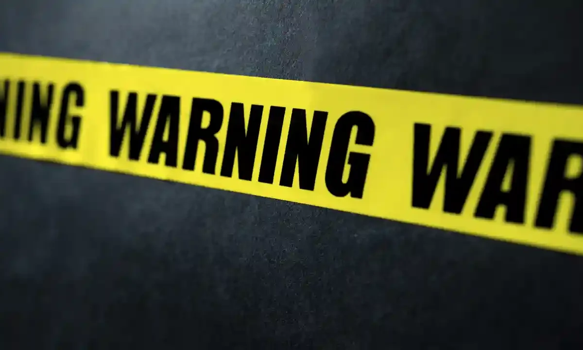 India precaución warning
