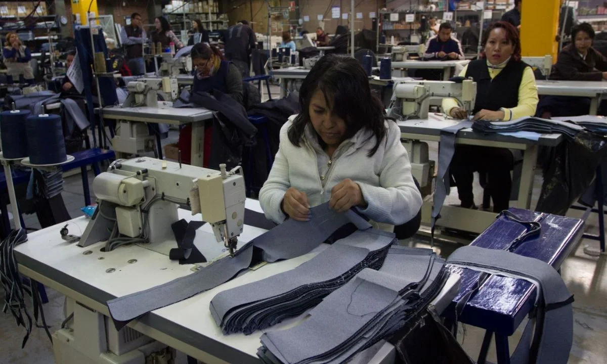 Profeco evalúa pantalones de mezclilla y miden su desempeño