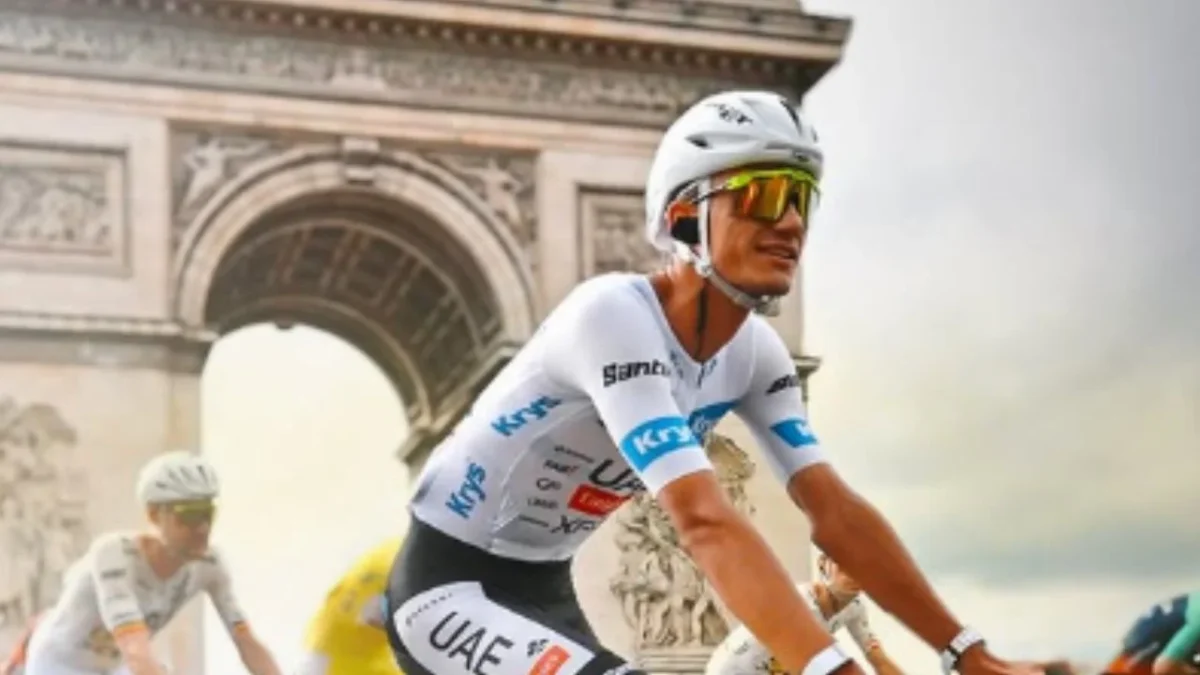 Sheinbaum felicita a Isaac del Toro por su tercer lugar en el Tour de Francia