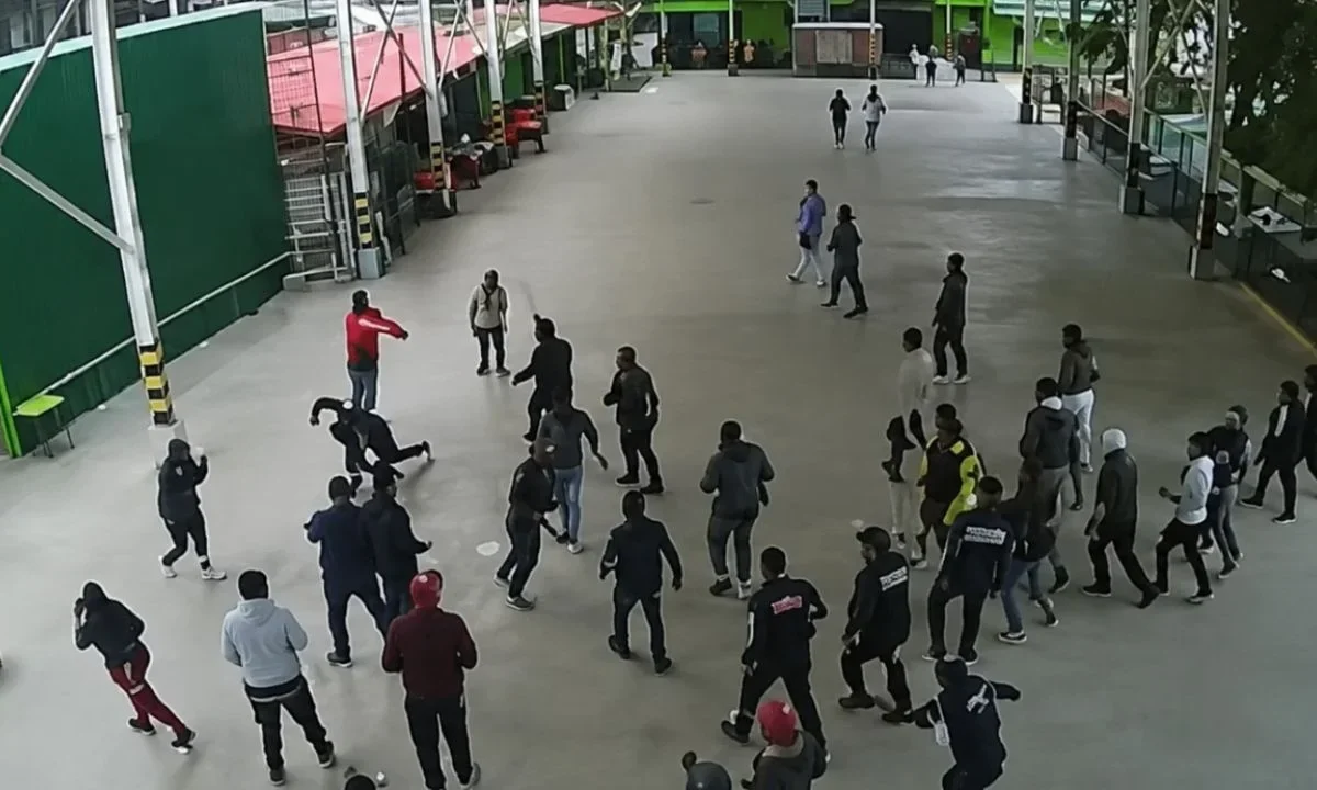 Toman la caseta de San Marcos de la autopista México-Puebla por dos maestros detenidos en Ixtapaluca