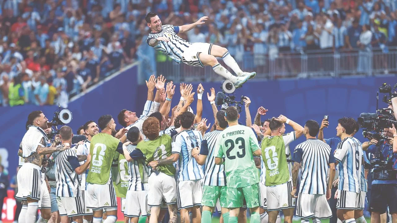 Argentina avanza y Egipto estalla