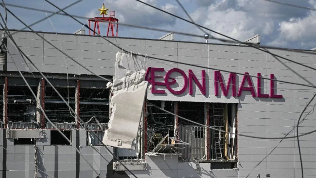 Uno de los puntos más afectados tras el terremoto en Japón es el centro comercial Aeon Mall de Kashima, donde decenas de personas se encontraban al momento del sismo