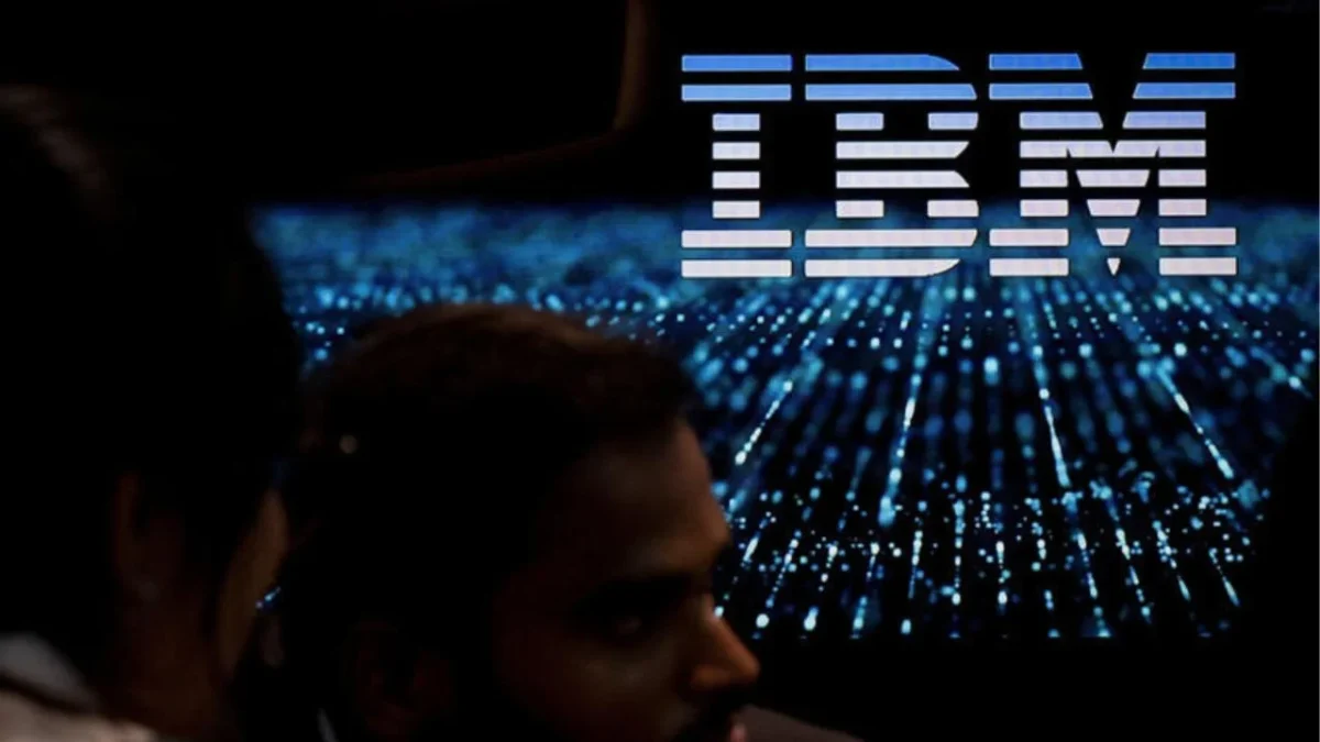 Las acciones de IBM cayeron 25% ayer, después de que publicara resultados preliminares decepcionantes de su segundo trimestre fiscal.