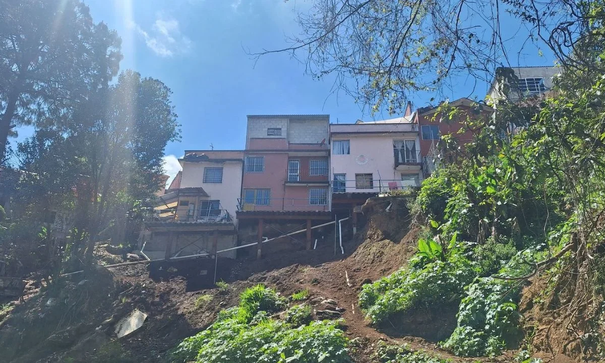 Una red familiar y empresarial está señalada de afectaciones ambientales por construcciones irregulares en Huauchinango.