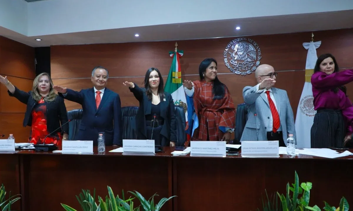 El fortalecimiento institucional busca consolidar una organización orientada a la profesionalización, capacitación y actualización permanente.