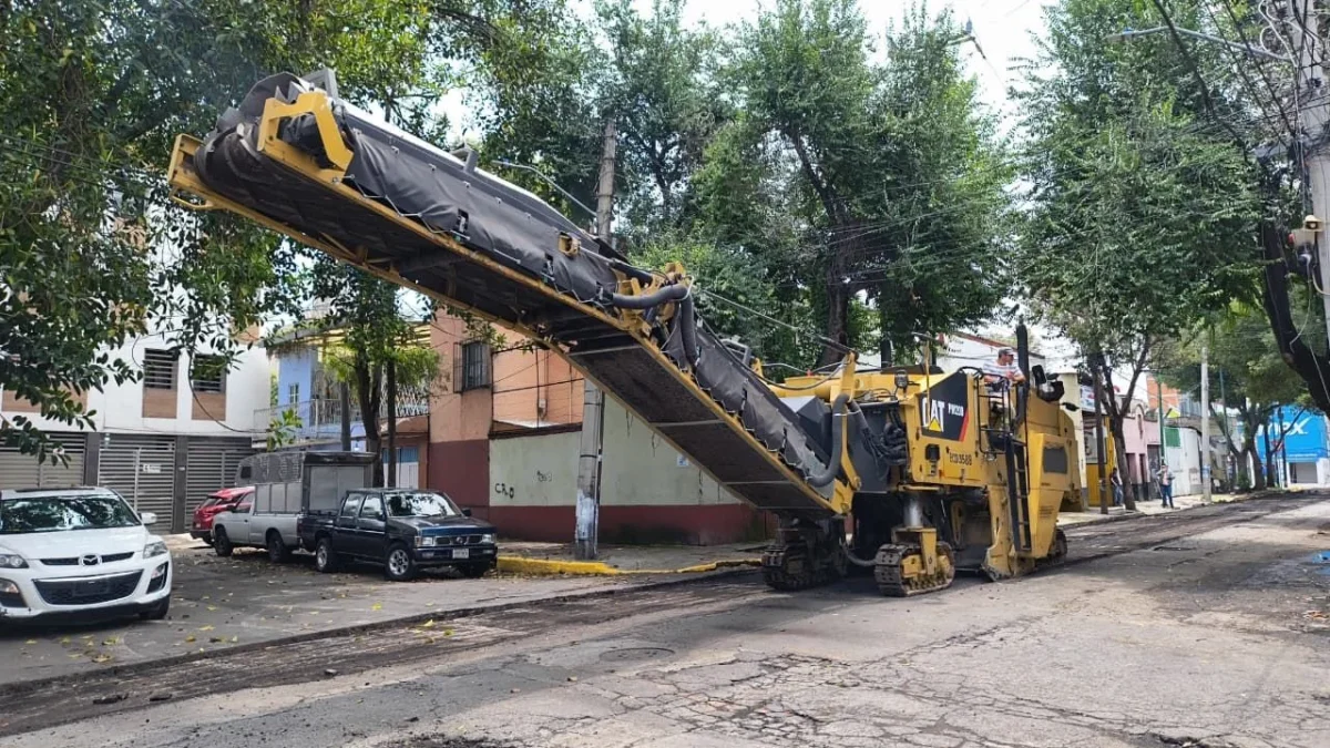 La Dirección General de Servicios Urbanos sustituirá 2 mil 44 metros cuadrados de carpeta asfáltica en calles de la colonia Doctores.