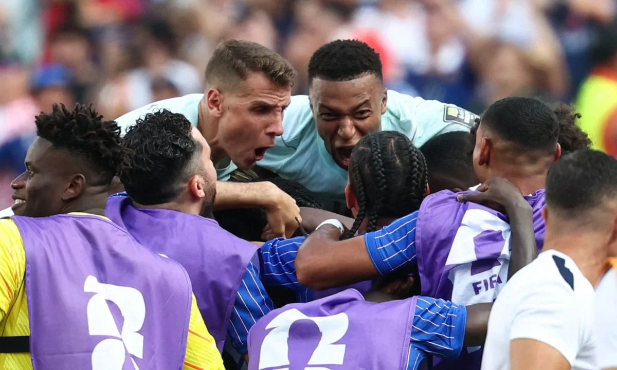 Pese al penal fallado por Kylian Mbappé, Francia elimina a Marruecos y avanza a las semifinales del Mundial 2026.
