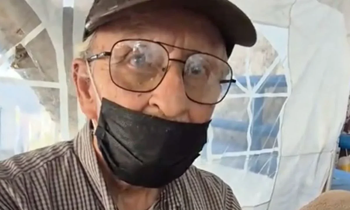 Convocan a marcha en Hermosillo en apoyo a abogado de 81 años que se mantiene en huelga de hambre.