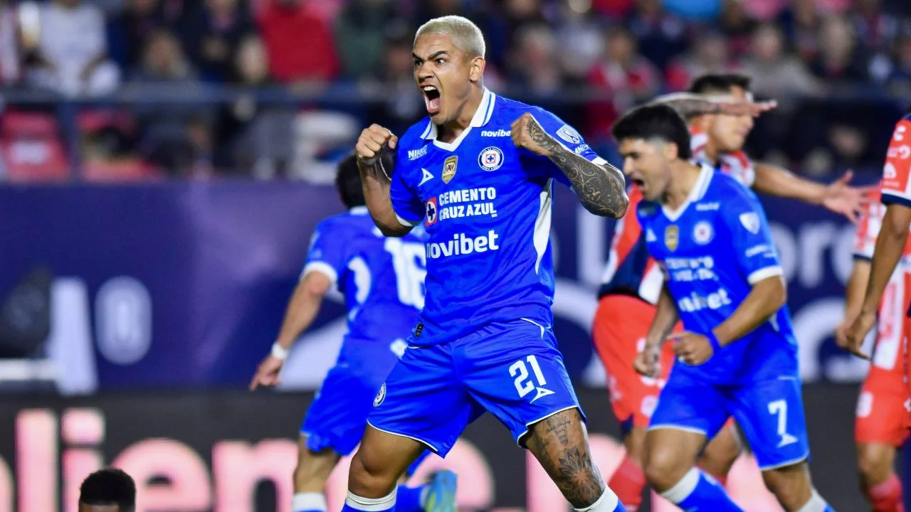 Cruz Azul remonta y derrota 3-2 a San Luis en jornada 1