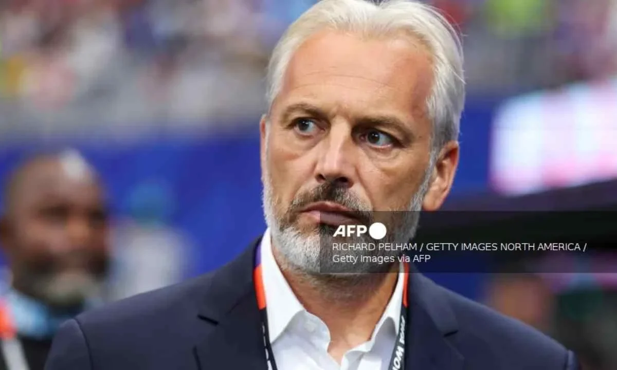 El DT de RD del Congo, Sébastien Desabre, recibe la noticia de la muerte de su padre tras eliminación de su selección.