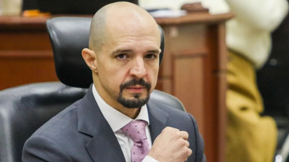El consejero del INE Arturo Castillo propuso regular gastos y apariciones de aspirantes previo al actual proceso interno de Morena.