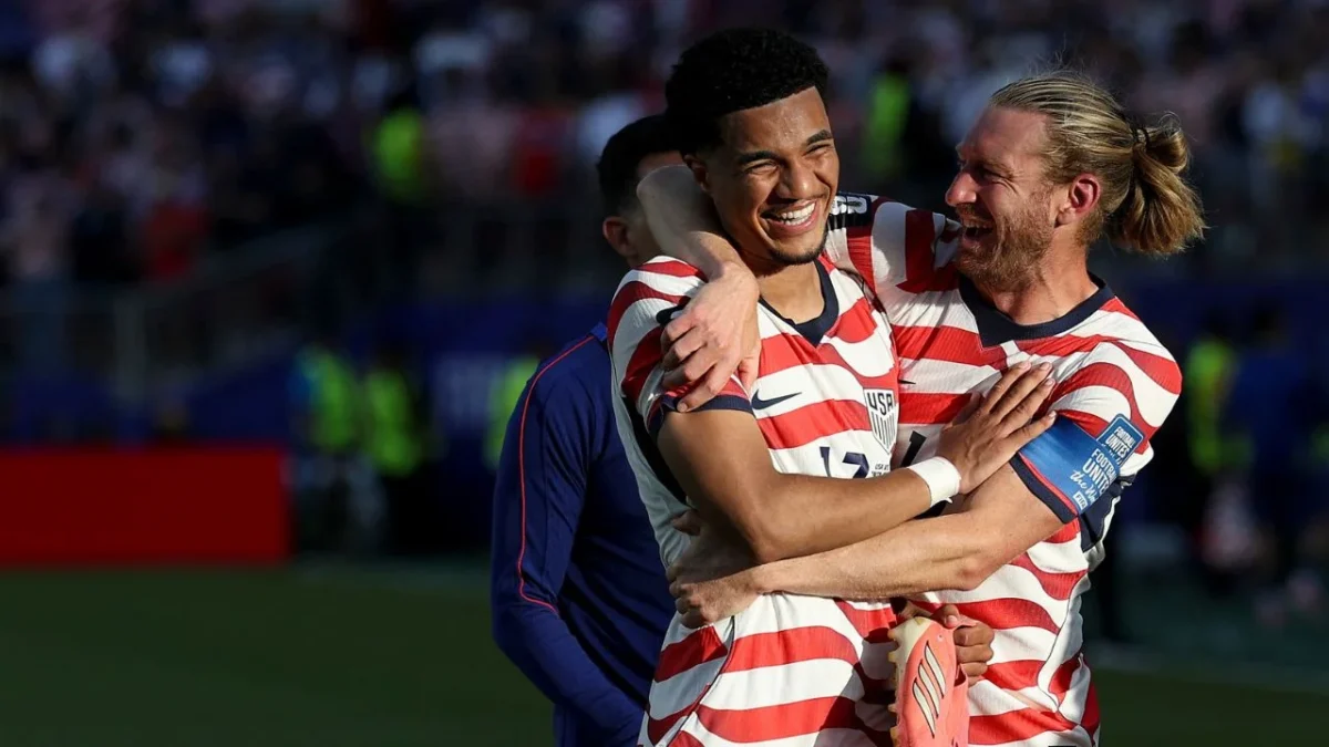 Estados Unidos derrotó 2 a 0 a Bosnia y Herzegovina para avanzar a la ronda de octavos de final, en donde se medirán contra Bélgica.