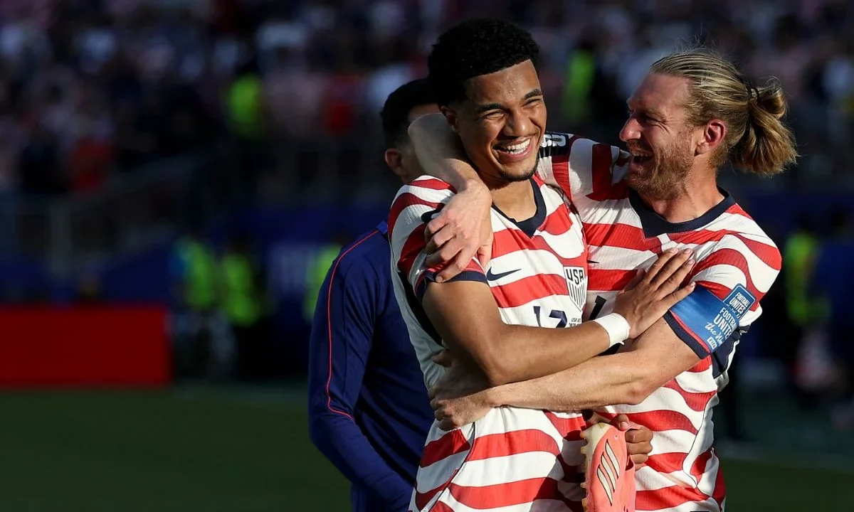 Estados Unidos derrotó 2 a 0 a Bosnia y Herzegovina para avanzar a la ronda de octavos de final, en donde se medirán contra Bélgica.