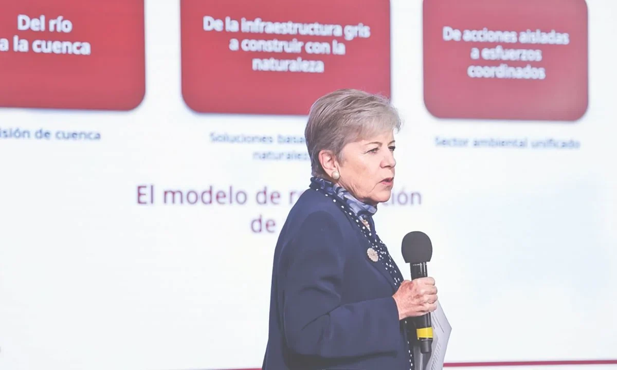Sheinbaum indicó que el objetivo no es solo realizar labores de limpieza de ríos, sino dejar infraestructura, recursos y mecanismos.
