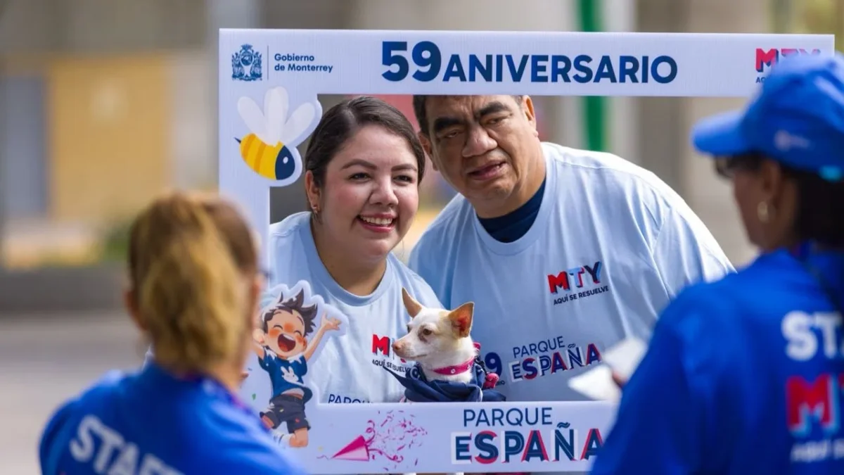 El Gobierno de Monterrey celebró el 59 aniversario del Parque España con pastel, rifas, espectáculos infantiles, música y hasta lucha libre.