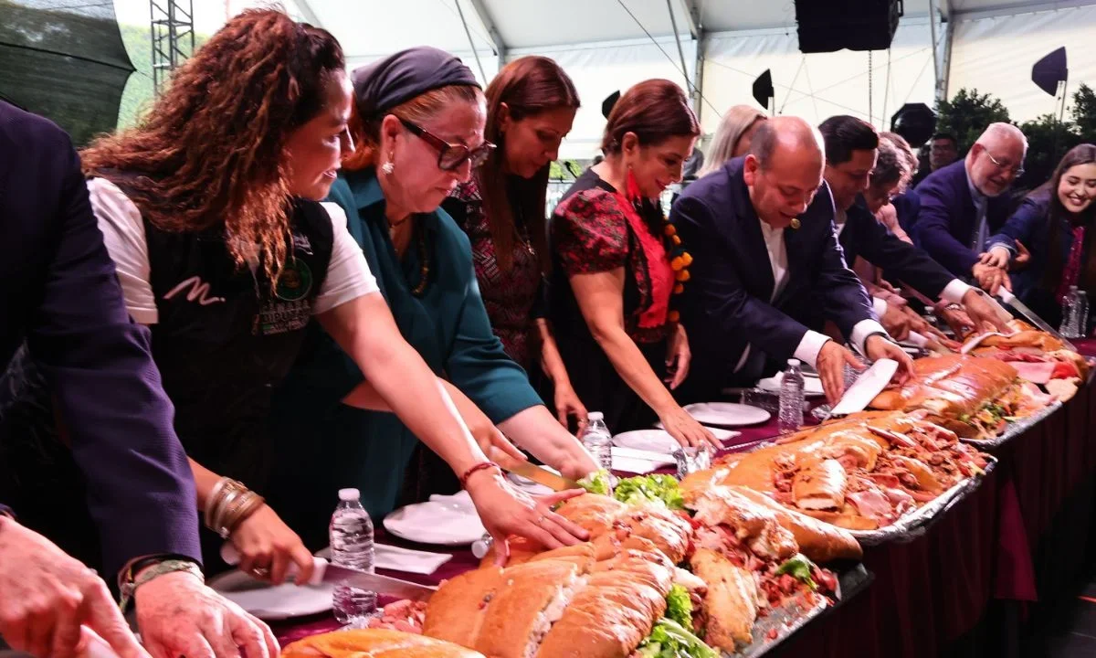 La alcaldía Venustiano Carranza inauguró la 21 edición de la Feria de la Torta 2026, en la explanada de la demarcación.