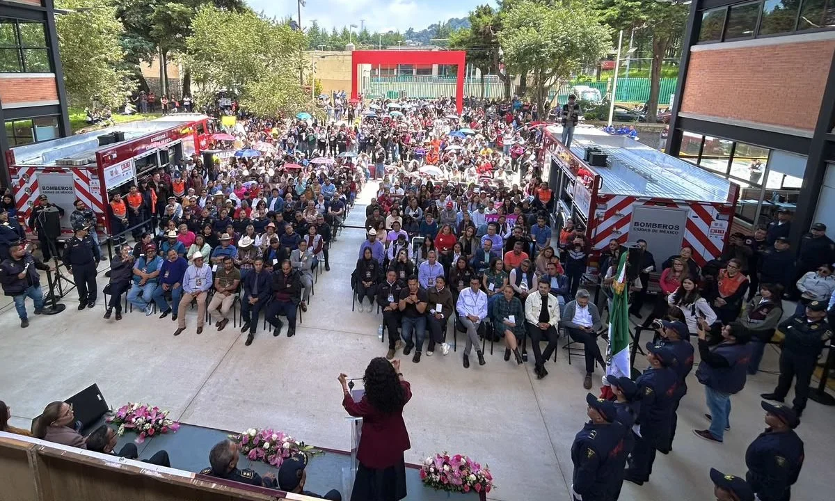 El Jefe Vulcano y la alcaldesa de Tlalpan, Gaby Osorio, inauguraron la Estación de Bomberos de los Pueblos en Topilejo.