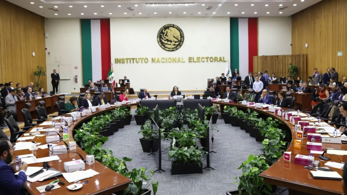 El INE acordó que los consejeros Arturo Chávez, Norma de la Cruz y Uuc-kib Espadas integrarán la Comisión revisora de candidaturas.