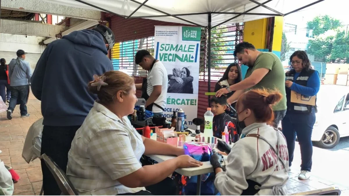 En la jornada Súmale Vecinal se aplicaron 29 vacunas antirrábicas a perros y gatos en el Mercado Beethoven de la colonia Peralvillo.