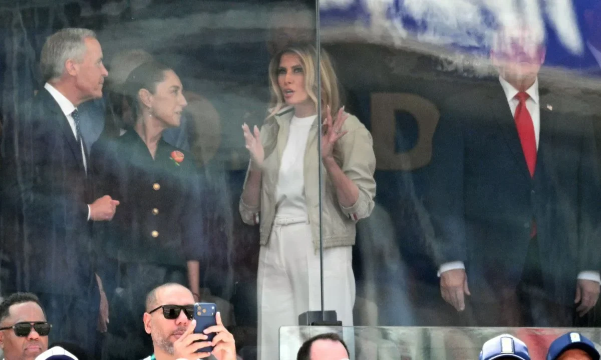 La presidenta Claudia Sheinbaum se encuentra en el palco central del estadio Nueva York-Nueva Jersey, para ver la Final del Mundial 2026.