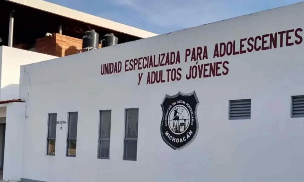 Le dan 3 años de internamiento a joven que mató a maestras en Michoacán tras declararse culpable.